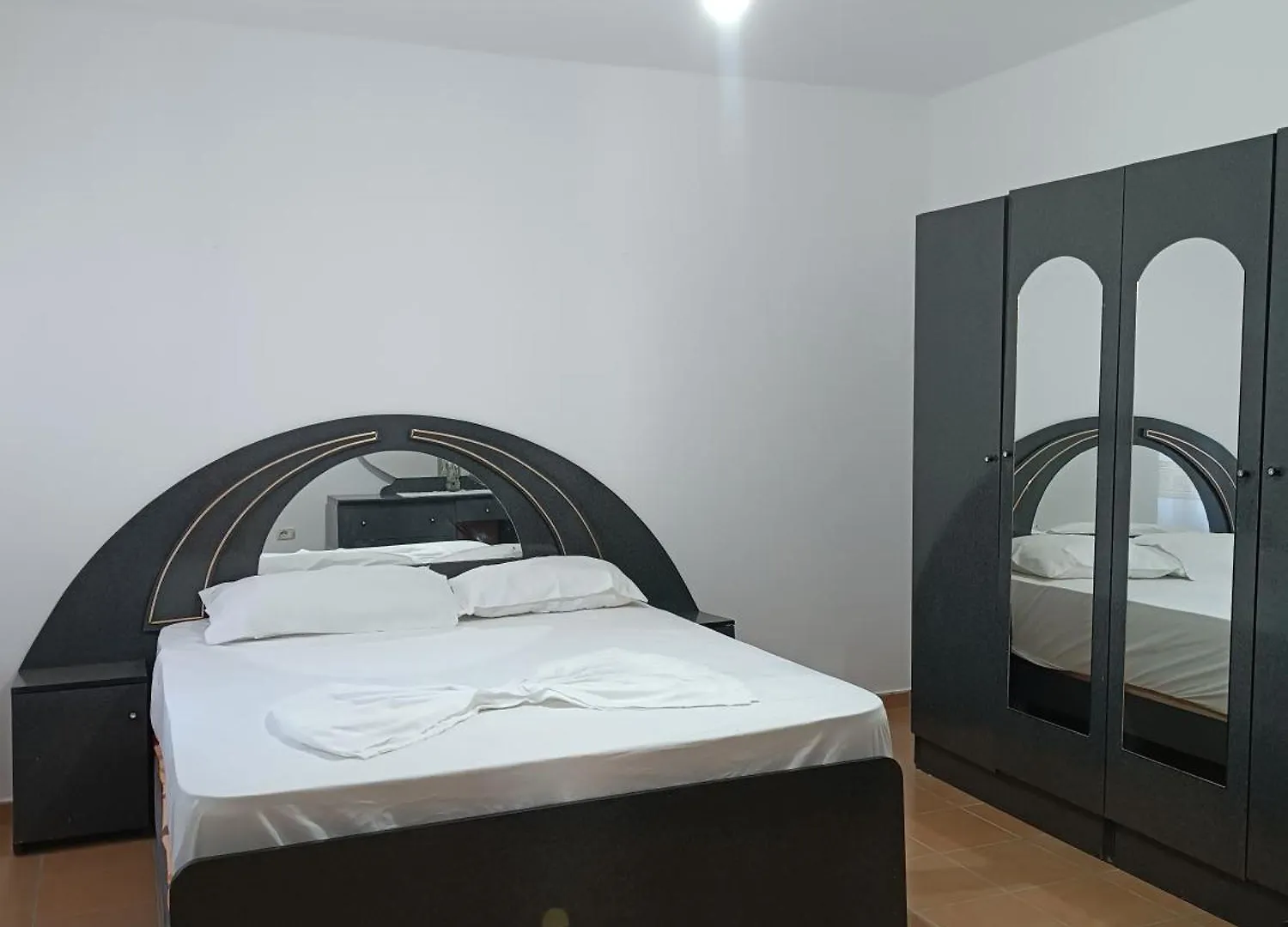 Brankolari Hostel Polisi i Vogel 0*,  Албания
