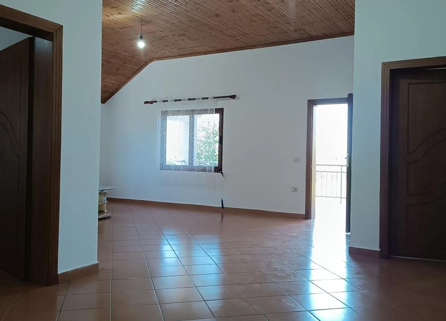 Brankolari Hostel Polisi i Vogel
